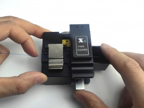 Optical Fiber Cleaver X9